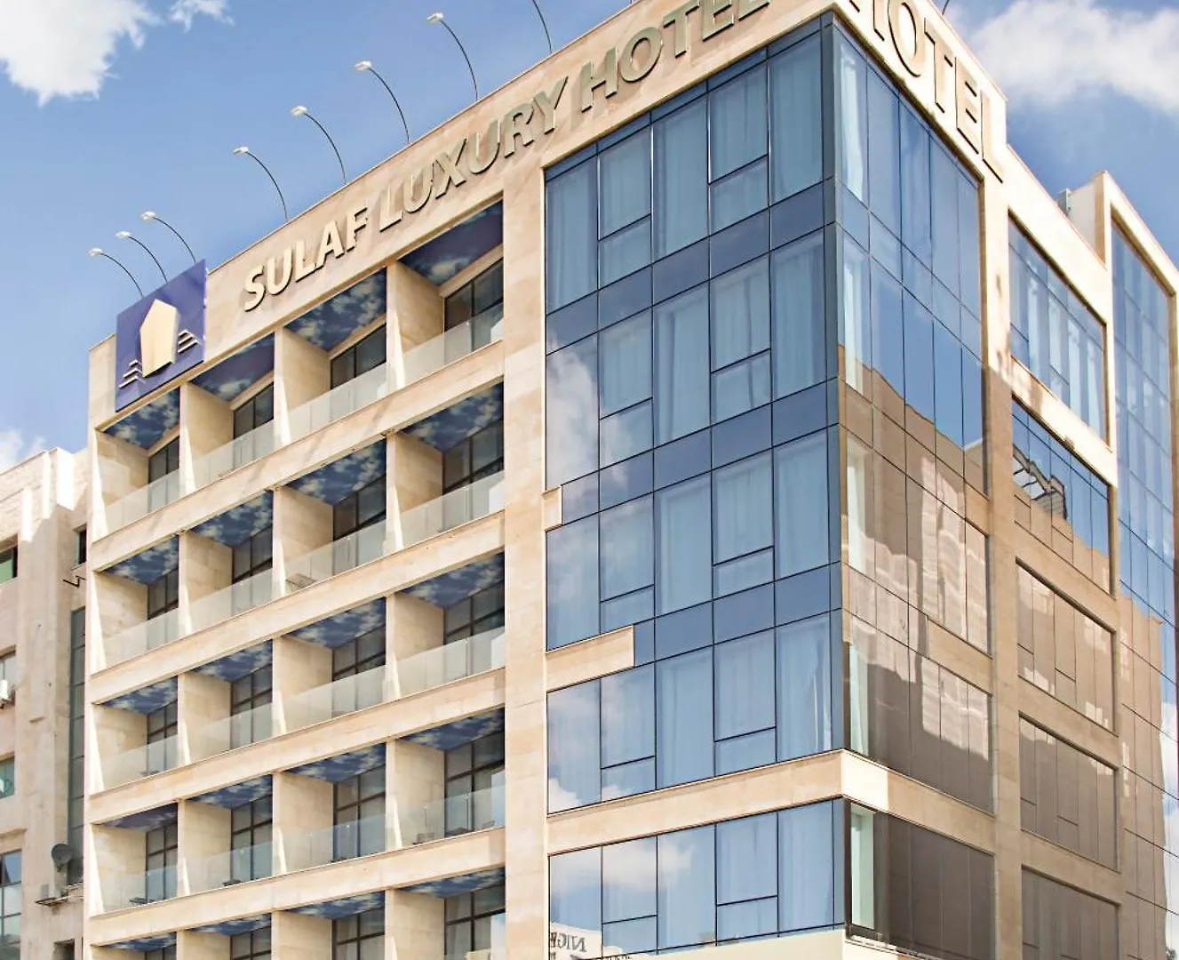 3 Romantic Hotels Near Al Hussein National Park That Deliver