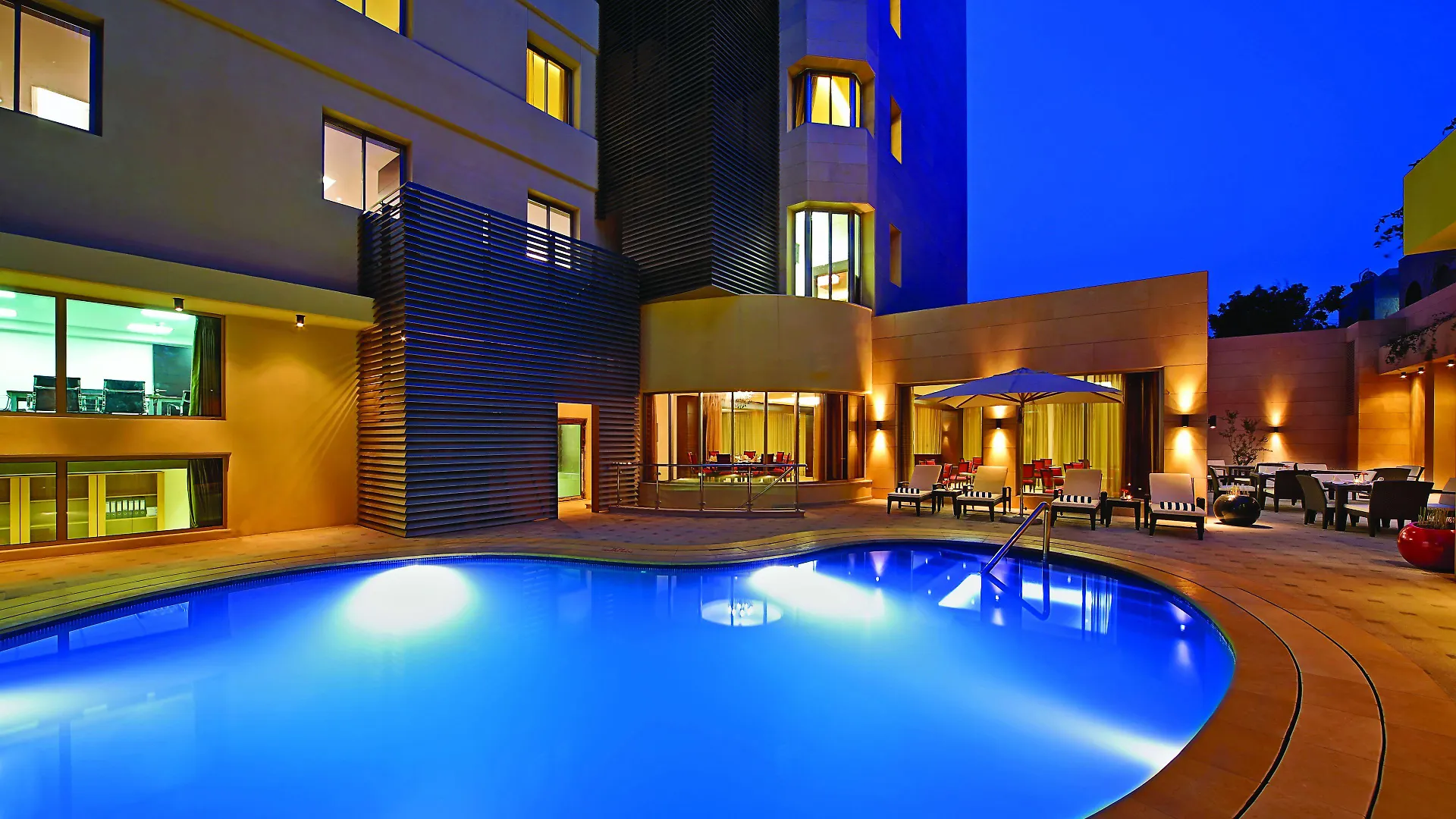 2 Romantic Hotels Near Salah al Deen Park for Couples