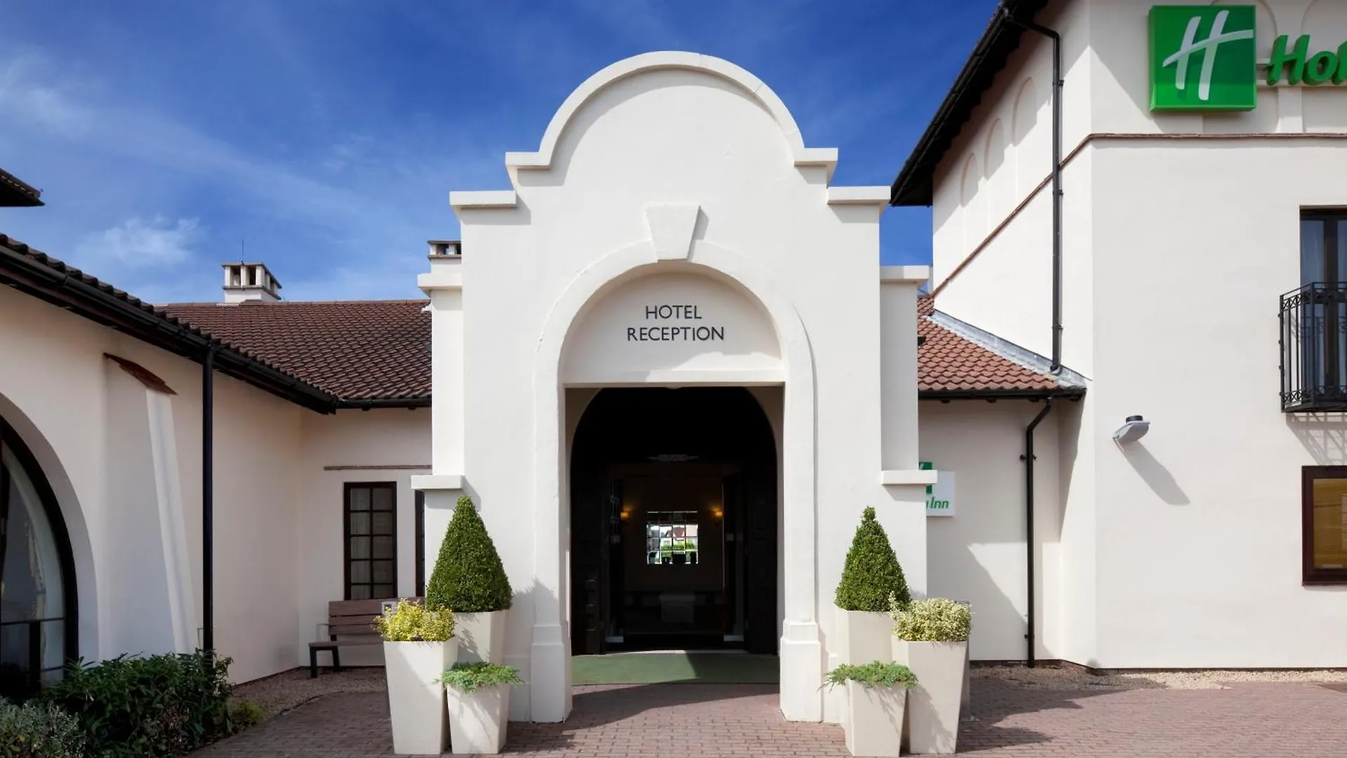 Where to Stay Near Avoncroft Museum: 7 Family Hotels Ranked