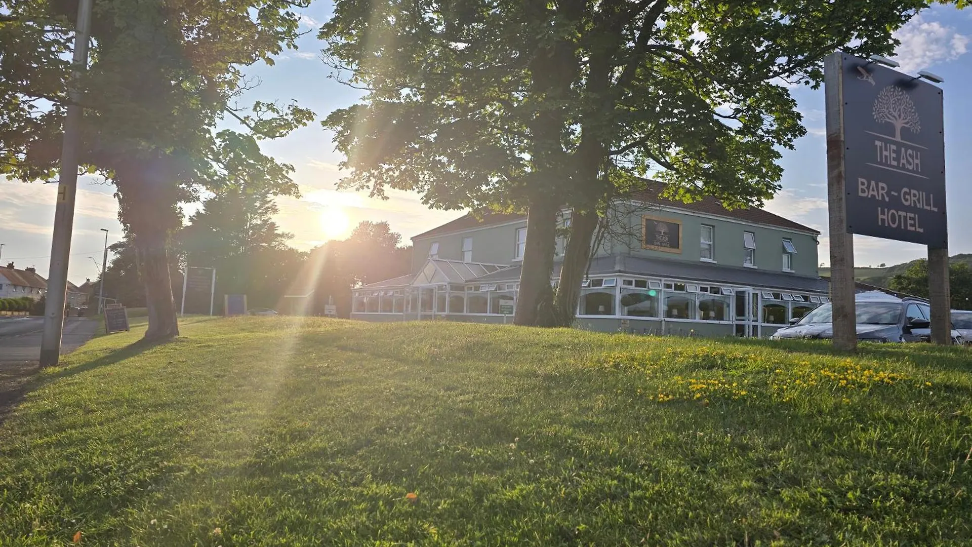 Staying Near Pembrey Country Park: 4 Beach Hotels Compared