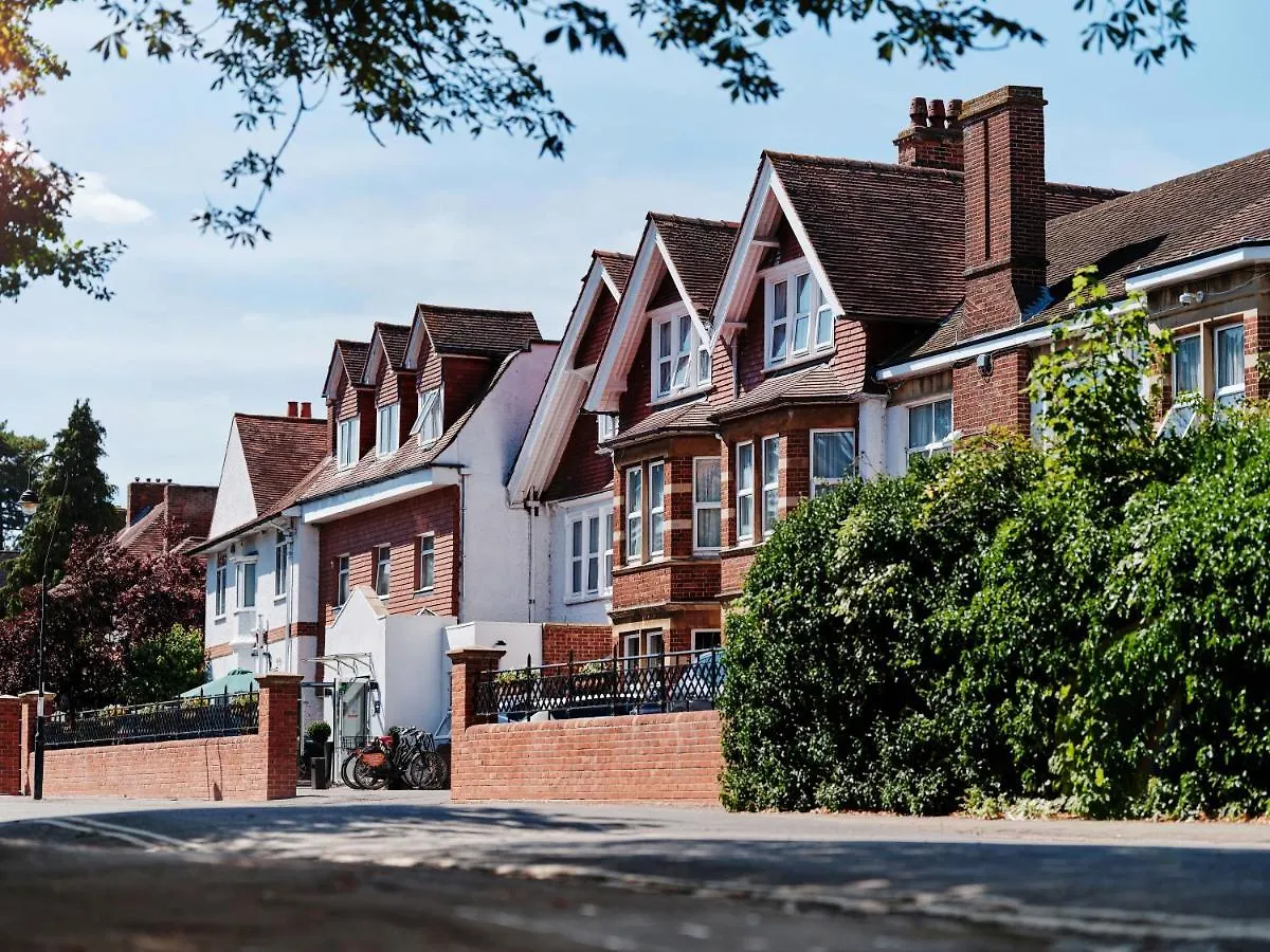 5 Family Hotels Near Port Meadow Worth Booking