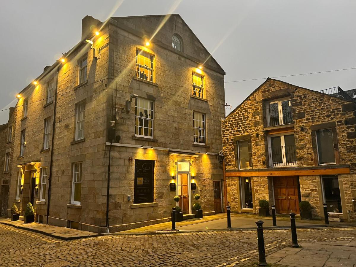 4 Central Hotels Near Lancaster Castle Worth Booking