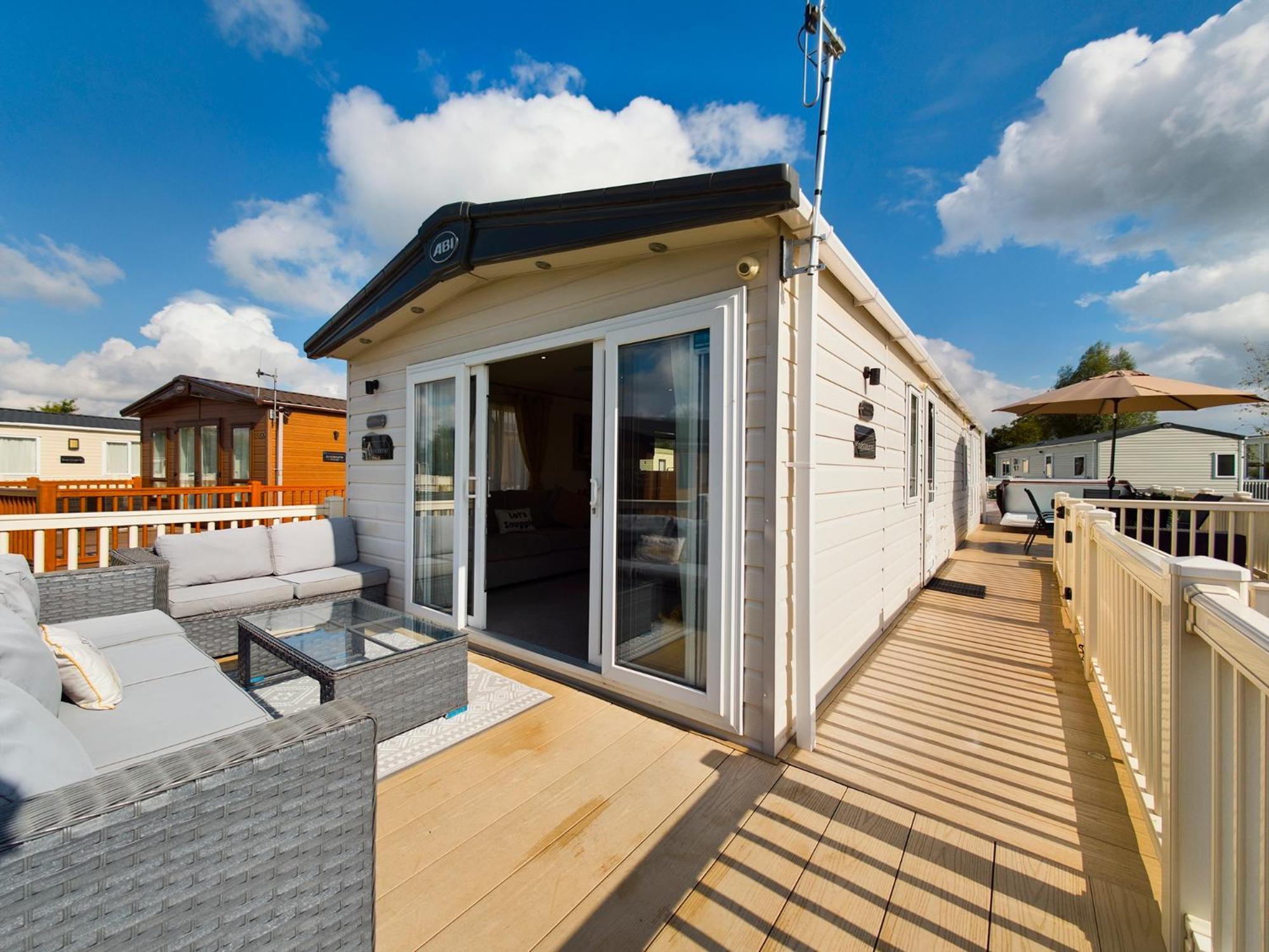 Staying In Lincolnshire: 6 Couples' Hotels Compared