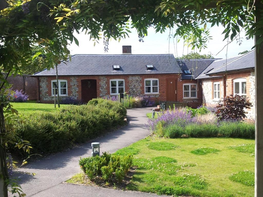 4 Couple-Friendly Hotels Close to IWM Duxford Ranked